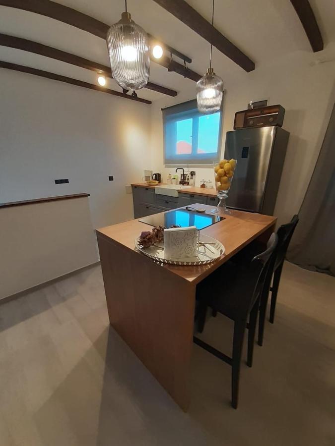 Apartments Dile Sukošan エクステリア 写真